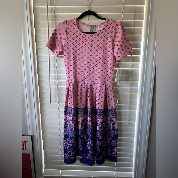 LuLaRoe Dresses & Skirts - LuLaRoe Amelia Dress